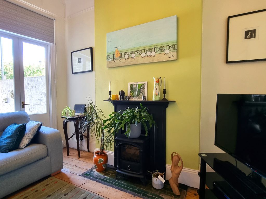 3 bed end terrace house for sale in North Cross Road, East Dulwich