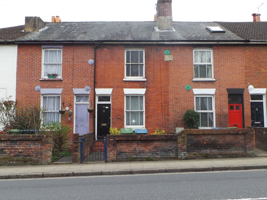 2 bed terraced house to rent in Wickham Road, Fareham PO16, £1,200 pcm