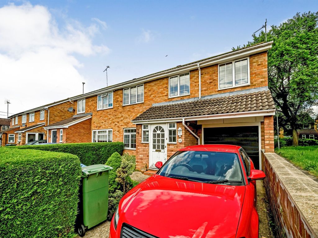 4 bed semidetached house for sale in Savernake Road, Aylesbury HP19, £315,000 Zoopla
