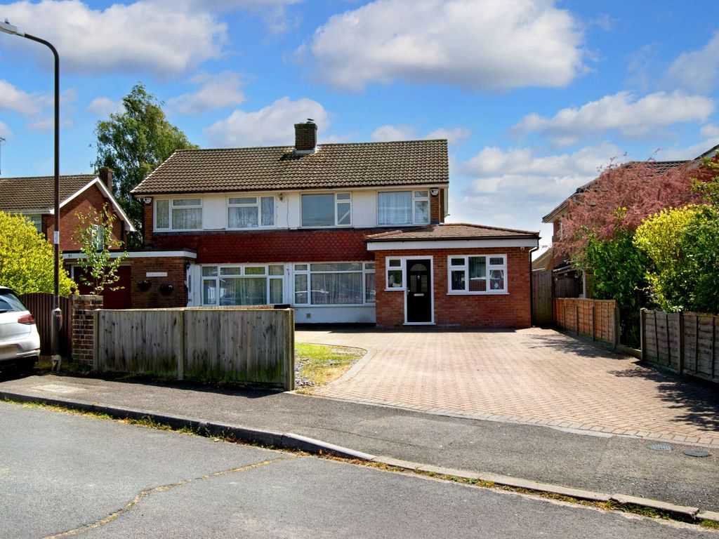 4 bed property for sale in Robins Avenue, Lenham, Maidstone ME17 Zoopla
