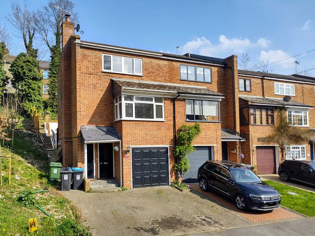 4 Bed, Boxmoor Cul De Sac, Glendale HP1  