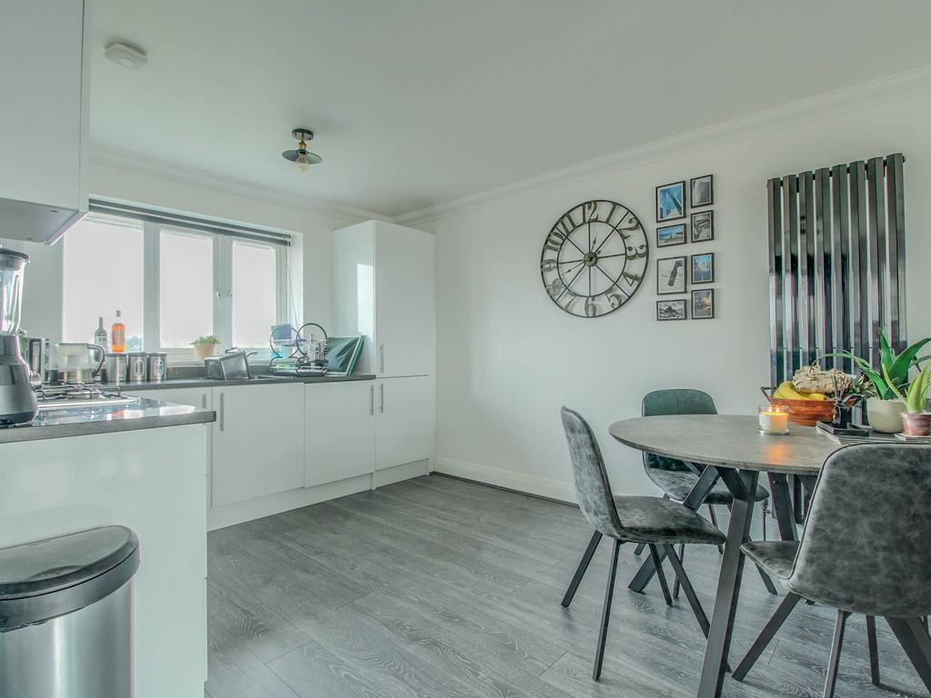 Lower Southend Road, Wickford SS11  