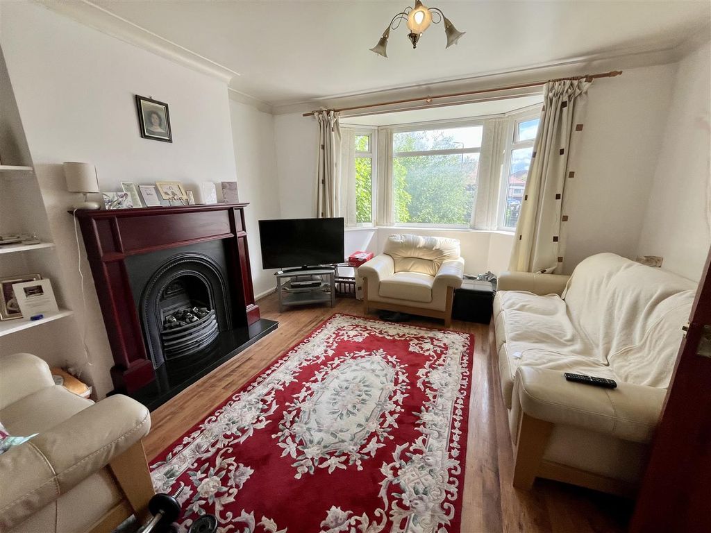 3 bed semidetached house for sale in Hawthorn Lane, Sale M33, £300,000