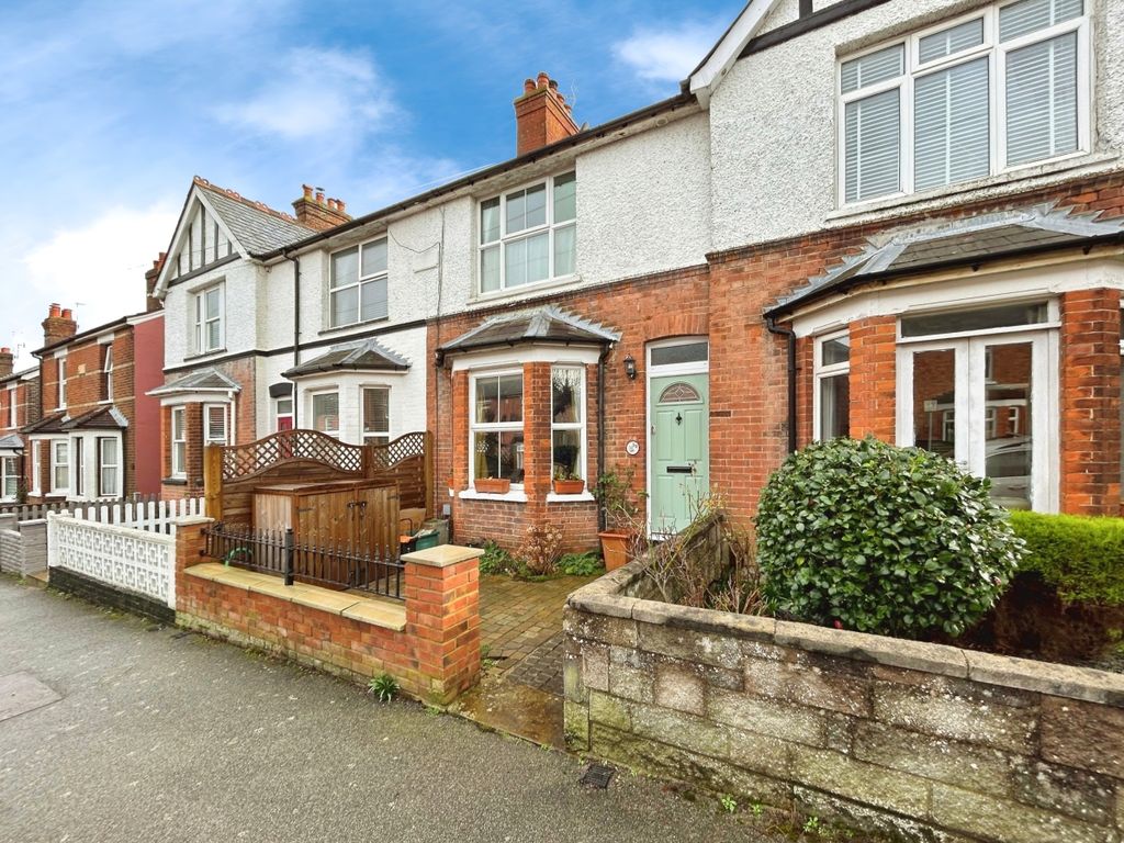 4 bed terraced house to rent in Chichester Road, Tonbridge TN9, £2,000