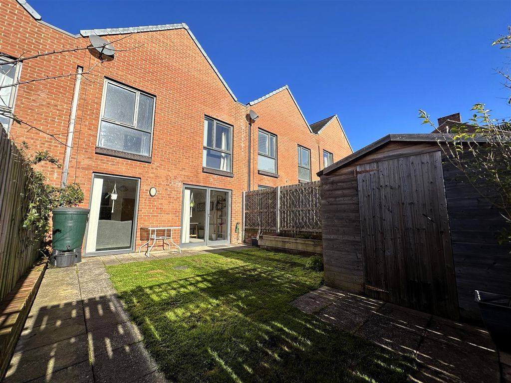 3 bed terraced house for sale in Brunel Street, Bensham, Gateshead NE8