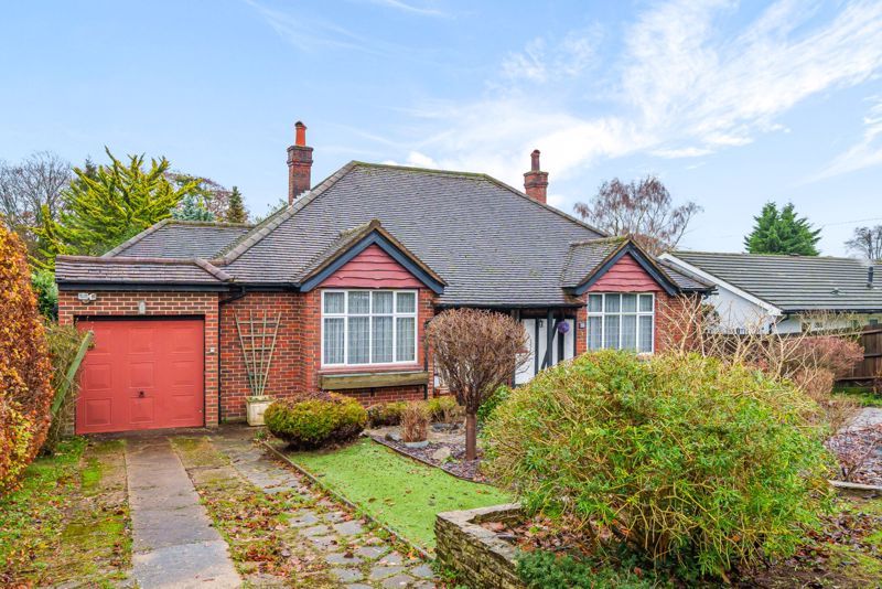 3 bed bungalow for sale in Groveside, Great Bookham, Bookham, Leatherhead KT23, £895,000 Zoopla