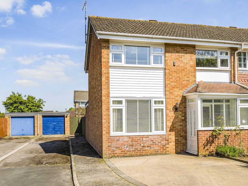 3 bed semidetached house for sale in St Ambrose Close, Covingham