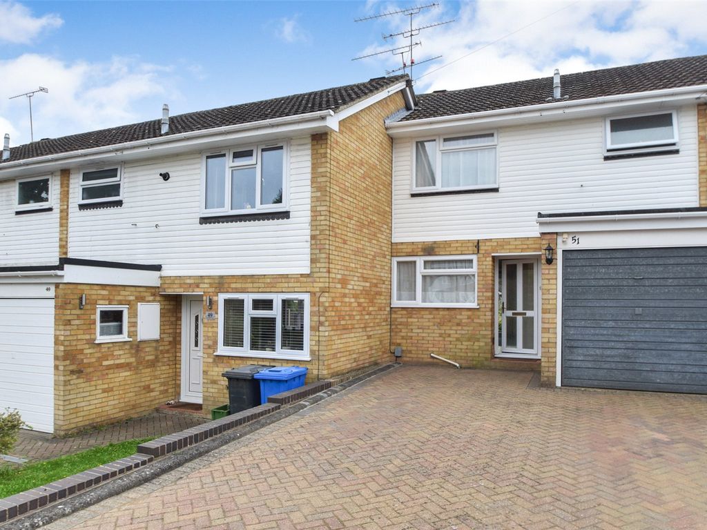 3 bed terraced house for sale in Lymington Avenue, Yateley, Hampshire