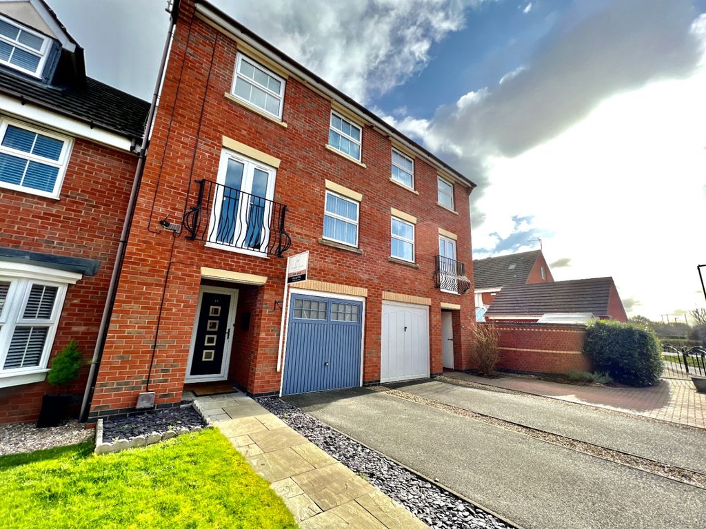 4 bed semidetached house for sale in Foulds Lane, Blaby, Leicester LE8