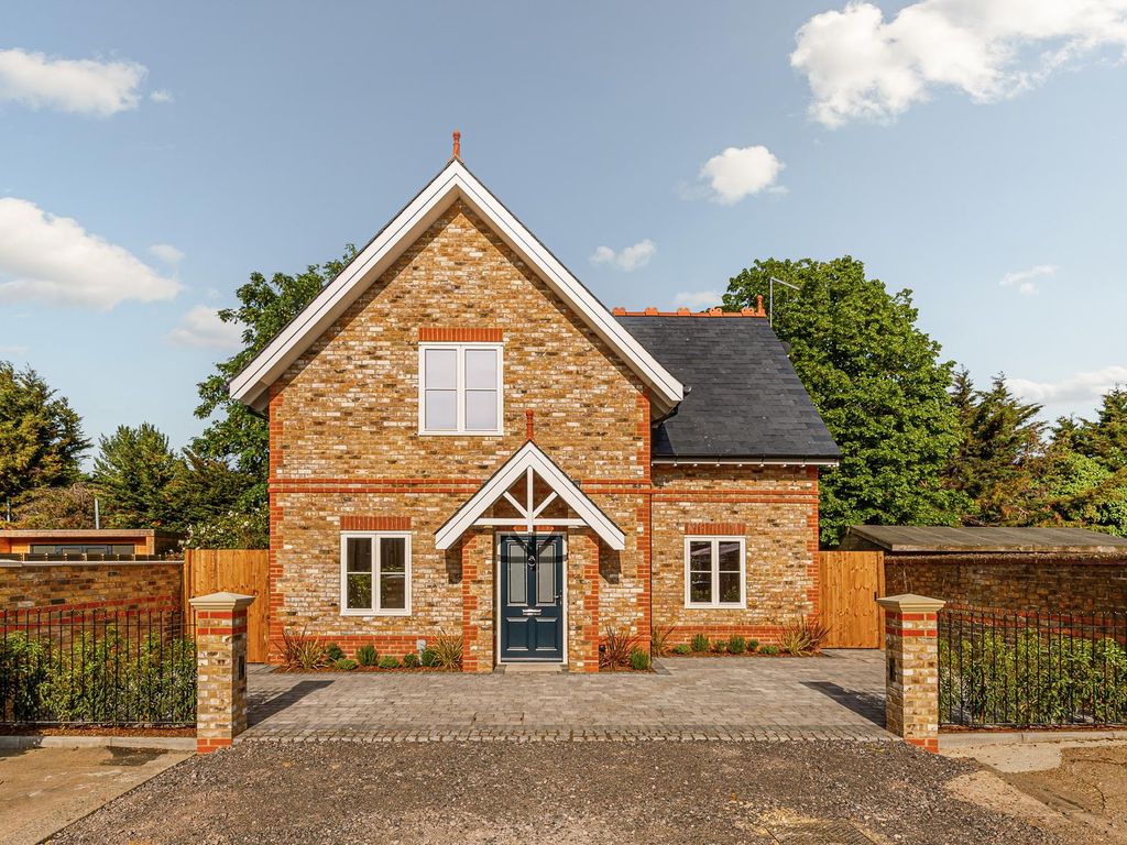 3 bed detached house for sale in Twyford Avenue, Acton W3, £1,250,000