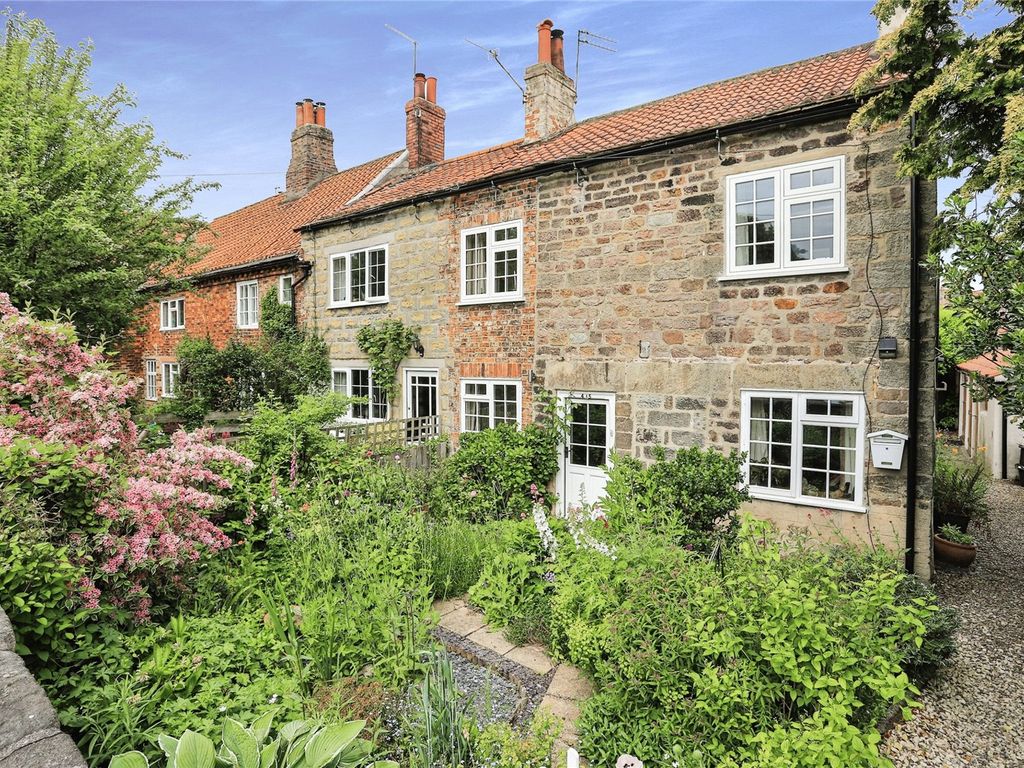 3 bed semidetached house for sale in Village Terrace, Scriven