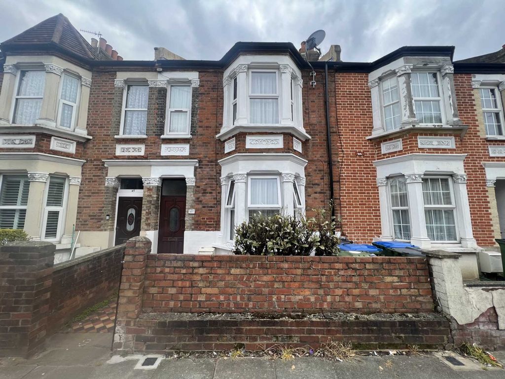 3 bed property for sale in Wickham Lane, London SE2 Zoopla