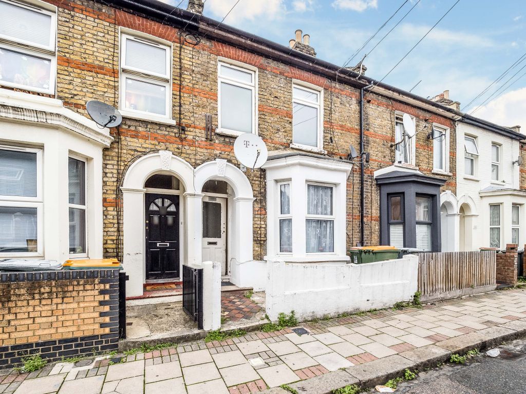 2 bed flat for sale in Chesterton Terrace, Plaistow, London, England