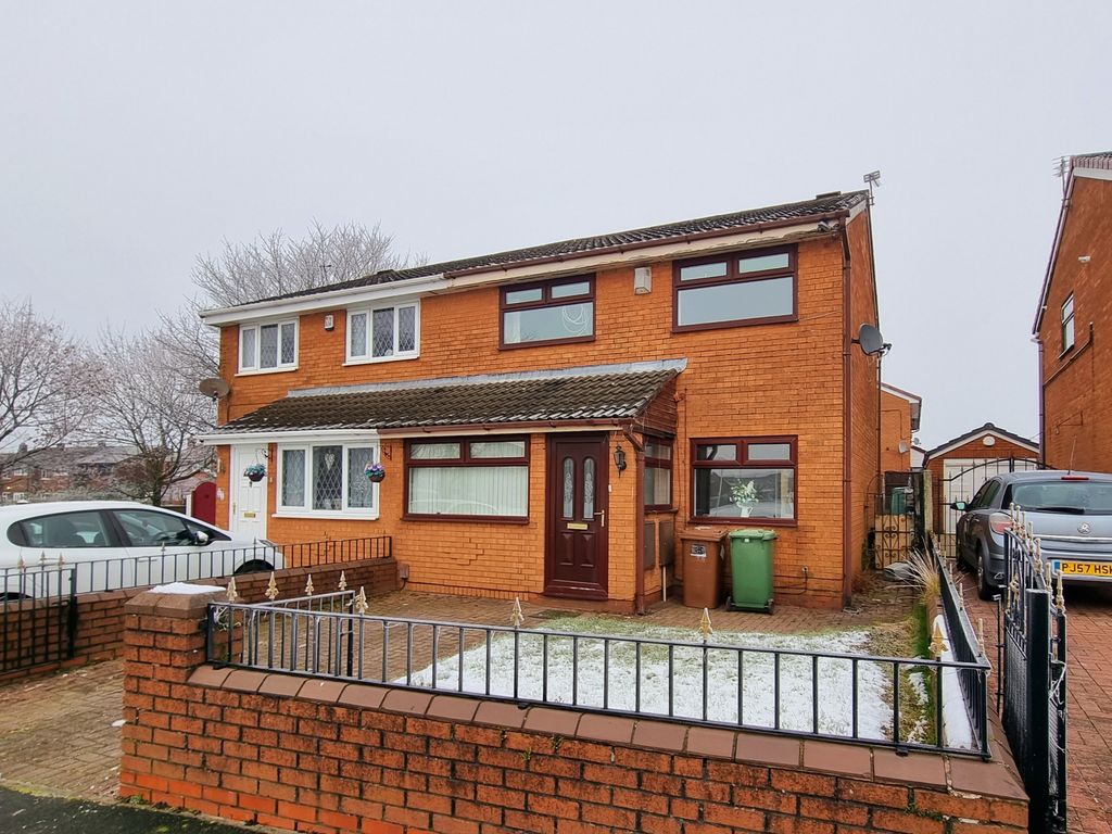3 bed semidetached house to rent in Welwyn Close, St. Helens WA9 Zoopla