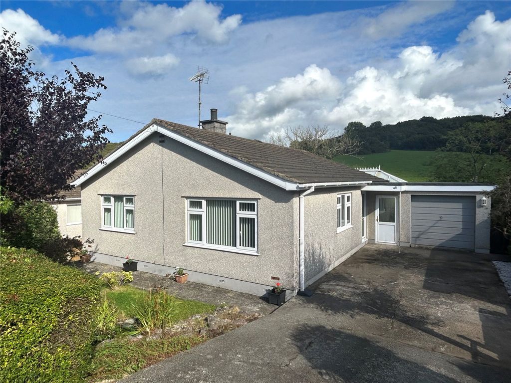 2 bed detached house for sale in Lon Conwy, Benllech, Anglesey, Sir