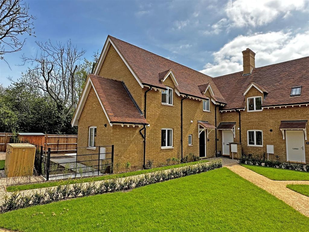 New home, 3 bed end terrace house for sale in Oakley Gardens, Merstham