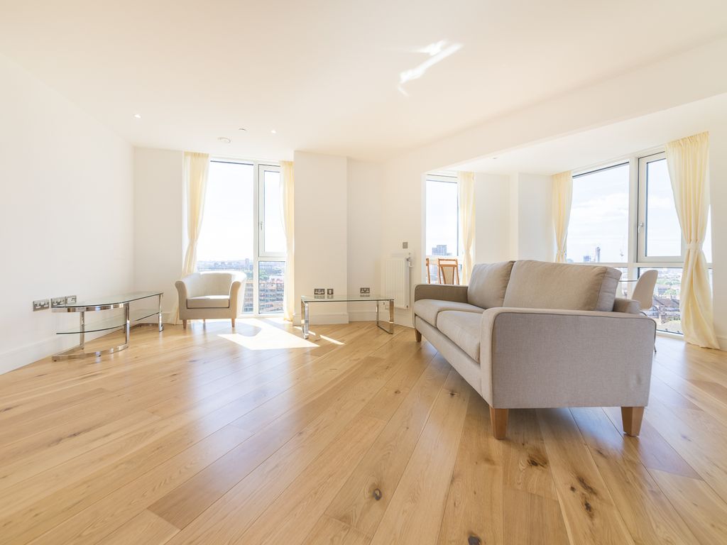 3 bed flat to rent in Sky View Tower, 12 High Street, Stratford, London