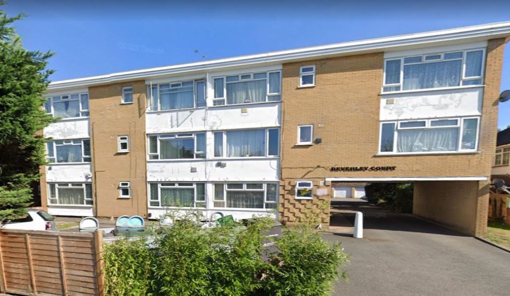 Studio to rent in Beverley Court, Wellington Road South, Hounslow TW4