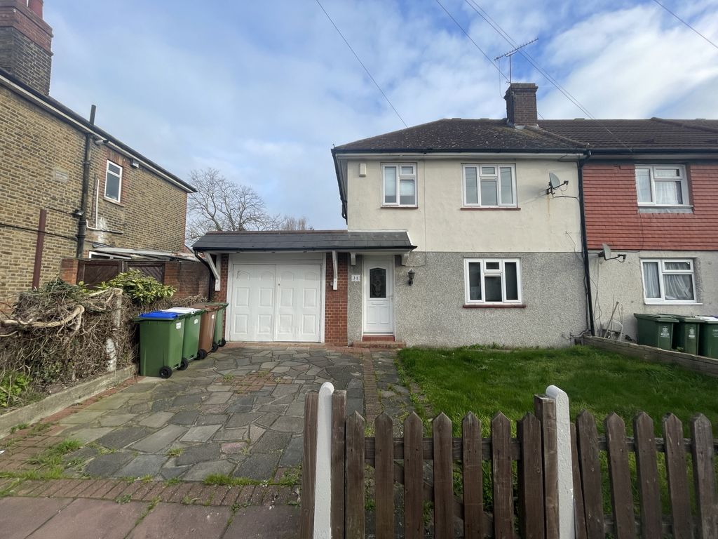 3 bed end terrace house for sale in Peareswood Road, Erith DA8, £