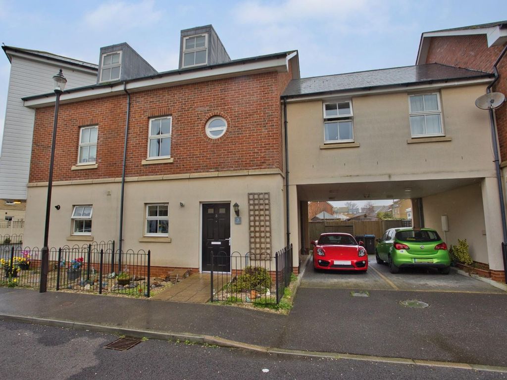 4 bed terraced house for sale in Trafalgar Drive, Walmer CT14 Zoopla