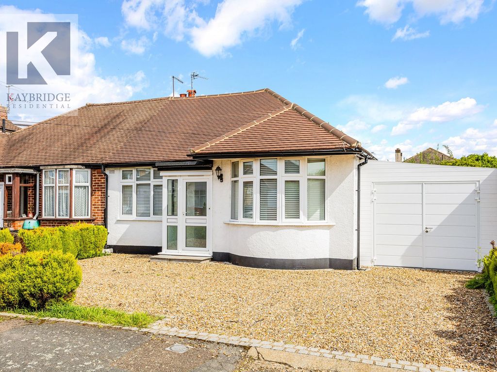 2 bed semidetached bungalow for sale in Riverview Road, Epsom KT19, £