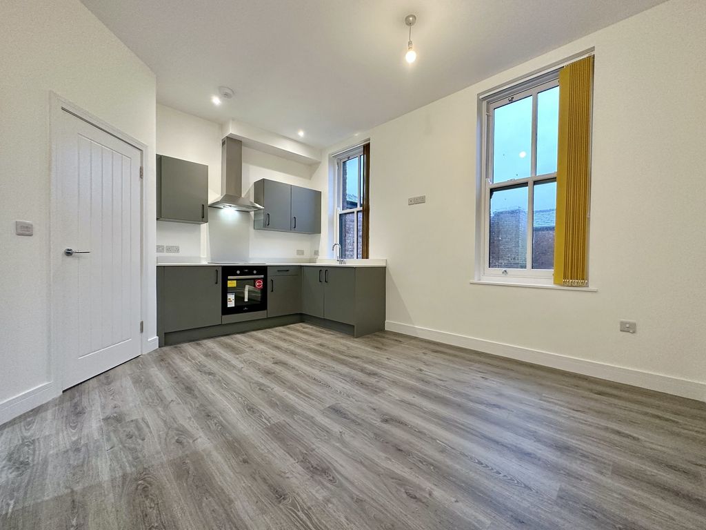 1 bed flat to rent in 413 Lord Street, Southport, Merseyside. PR8, £695