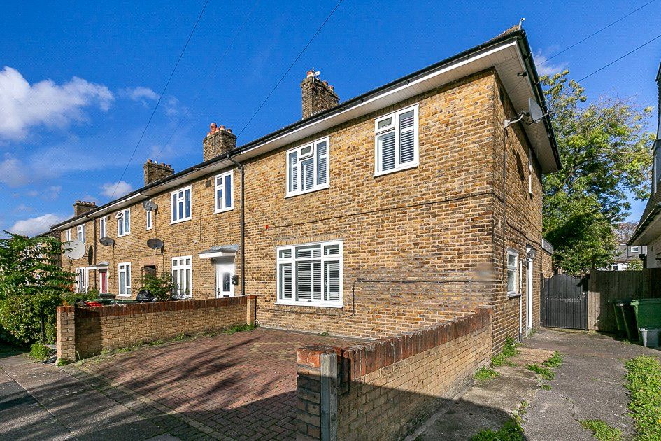 4 bed end terrace house for sale in Swallands Road, Bellingham, Catford