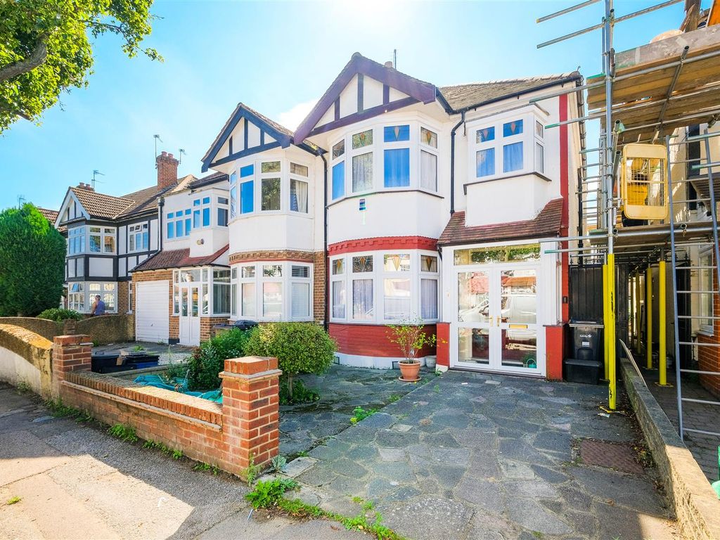 3 bed semidetached house for sale in Onslow Gardens, London E18, £800,000 Zoopla