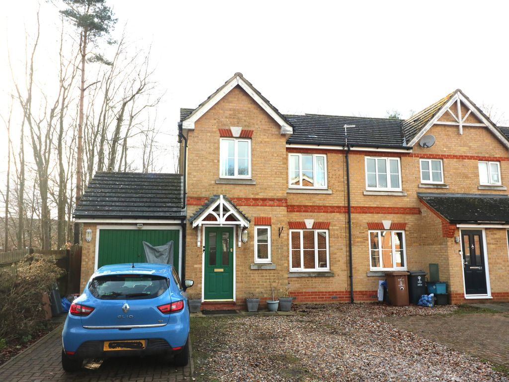 3 bed semidetached house to rent in Old Bourne Way, Great Ashby SG1