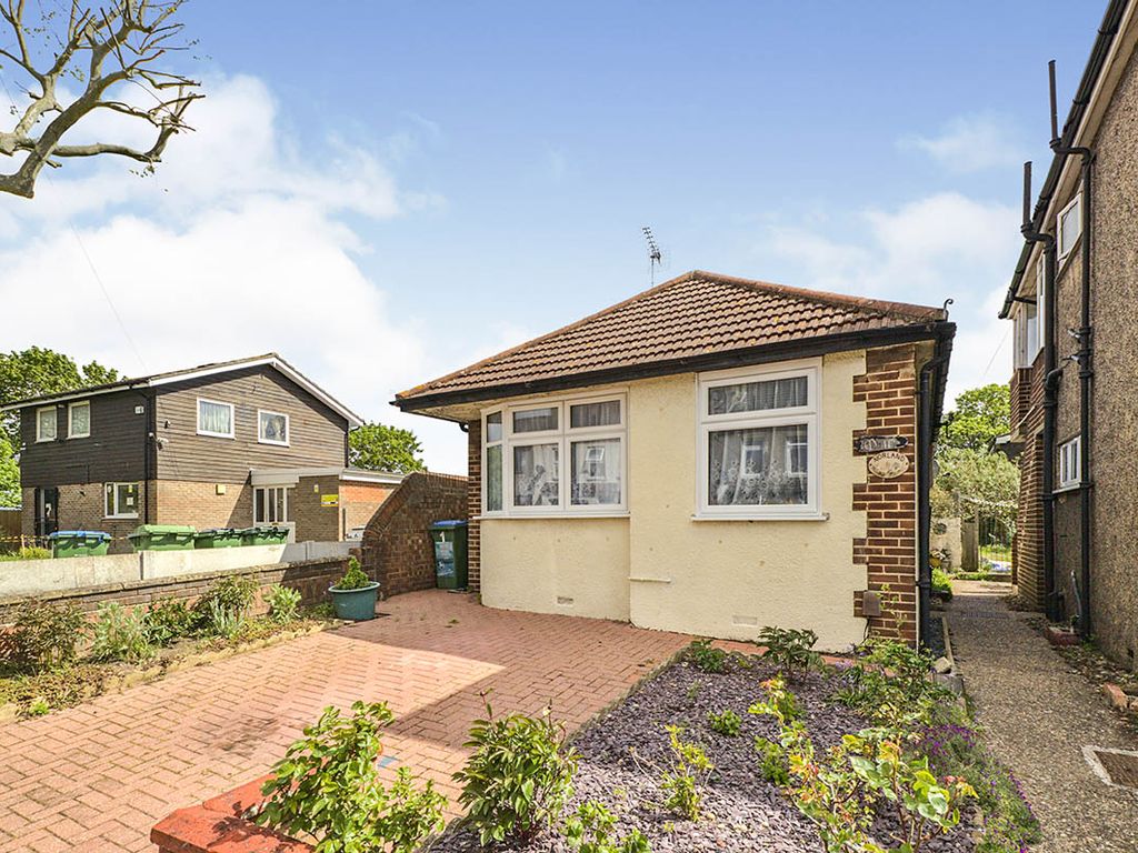 2 bed bungalow for sale in Swingate Lane, London SE18 Zoopla