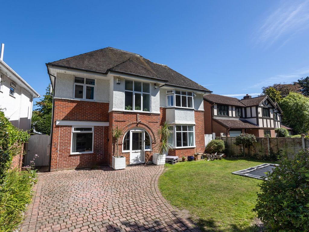 5 bed property to rent in Woodland Avenue, Southbourne, Bournemouth BH5