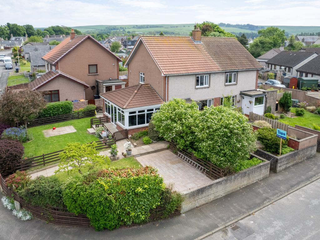 3 bed semidetached house for sale in Provost Robson Drive