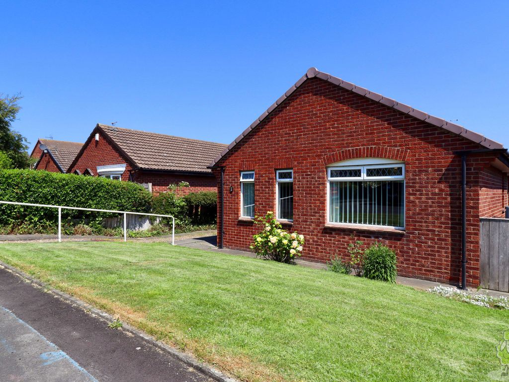 3 bed detached bungalow for sale in White Rocks Grove, Whitburn