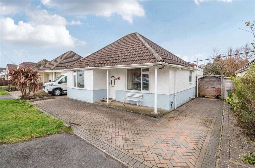 3 bed detached bungalow for sale in Firgrove Road, North Baddesley