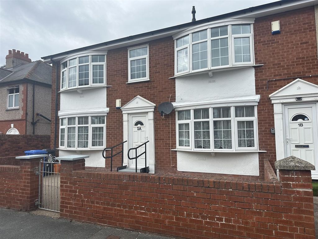 1 bed flat to rent in Seabank Road, Rhyl LL18, £525 pcm Zoopla