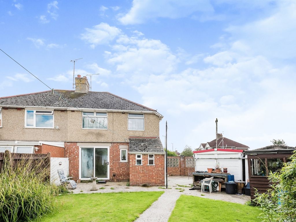 3 bed semidetached house for sale in Bessemer Road East, Swindon SN2