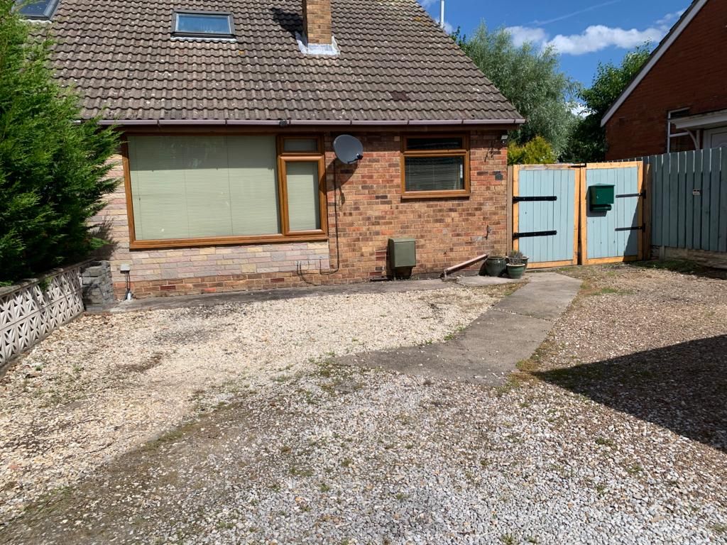 3 bed semidetached house for sale in Pine Walk, Gilberdyke, Brough