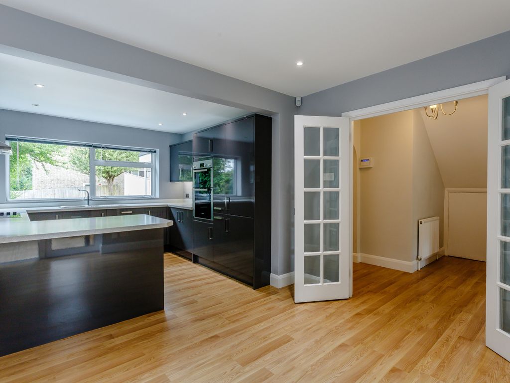 4 bed detached house to rent in South Cottage Gardens, Chorleywood