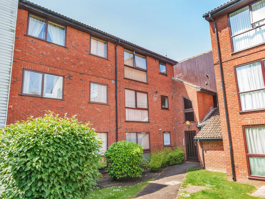 1 bed flat to rent in Laleham Road, Shepperton TW17 Zoopla