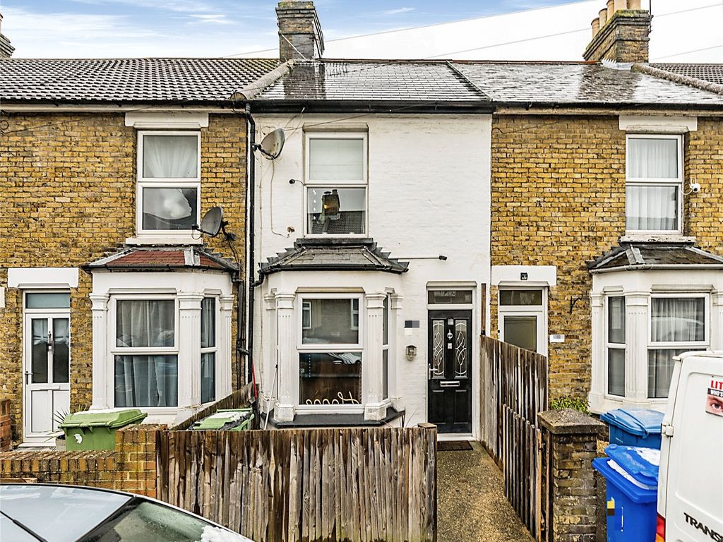 3 bed terraced house for sale in Goodnestone Road, Sittingbourne, Kent