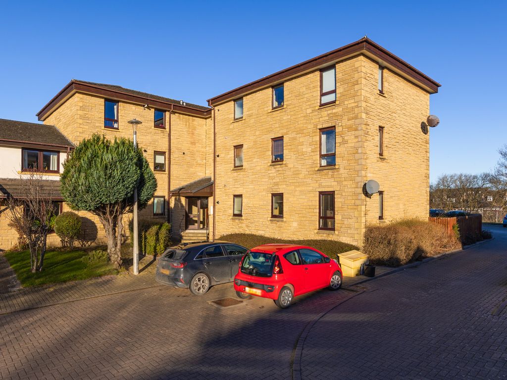 2 bed flat for sale in 33/4 North Meggetland, Edinburgh EH14, £240,000 Zoopla