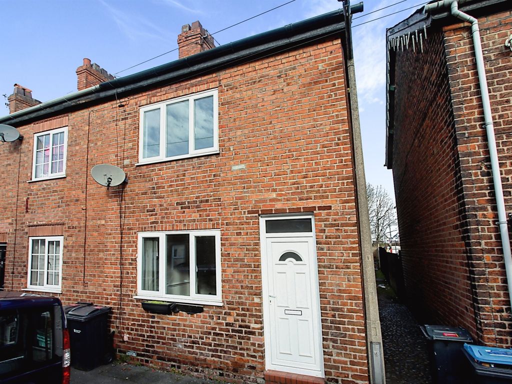 3 bed terraced house for sale in Oak Street, Northwich CW9 Zoopla