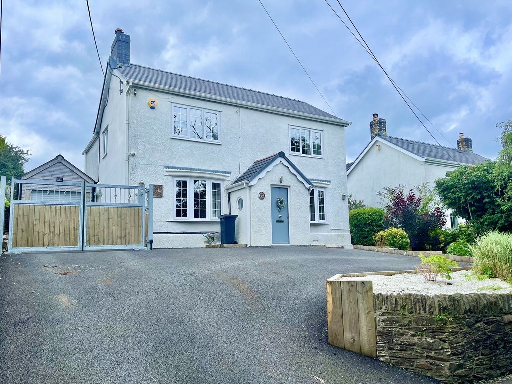 5 bed detached house for sale in Pen Yr Alltwen, Alltwen, Pontardawe