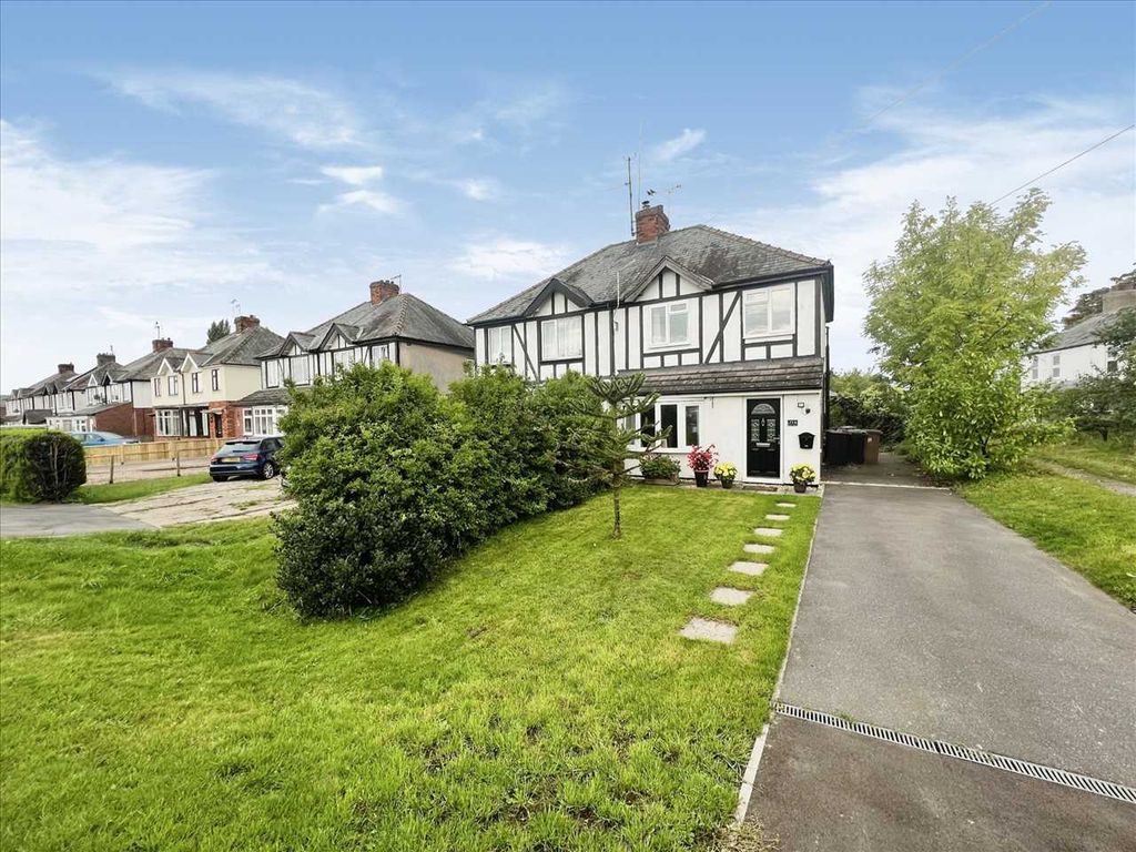 3 bed semidetached house for sale in Brant Road, Waddington, Lincoln