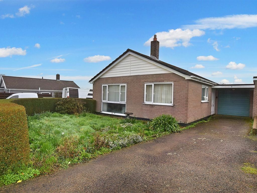 2 bed semidetached bungalow for sale in Bosvean Gardens, Paynters Lane