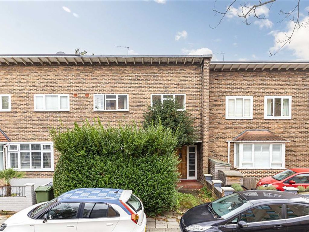 3 bed terraced house for sale in Clarence Crescent, London SW4, £