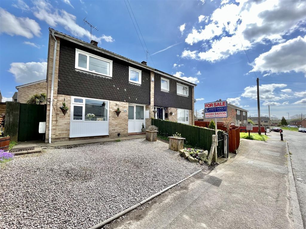 3 bed semidetached house for sale in Ashdean, Denecroft, Cinderford
