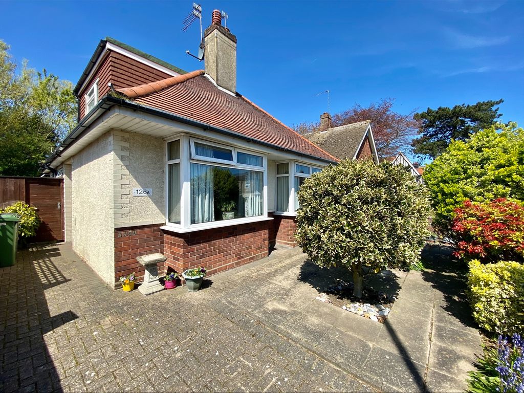 3 bed bungalow for sale in Lowestoft Road, Gorleston, Great Yarmouth