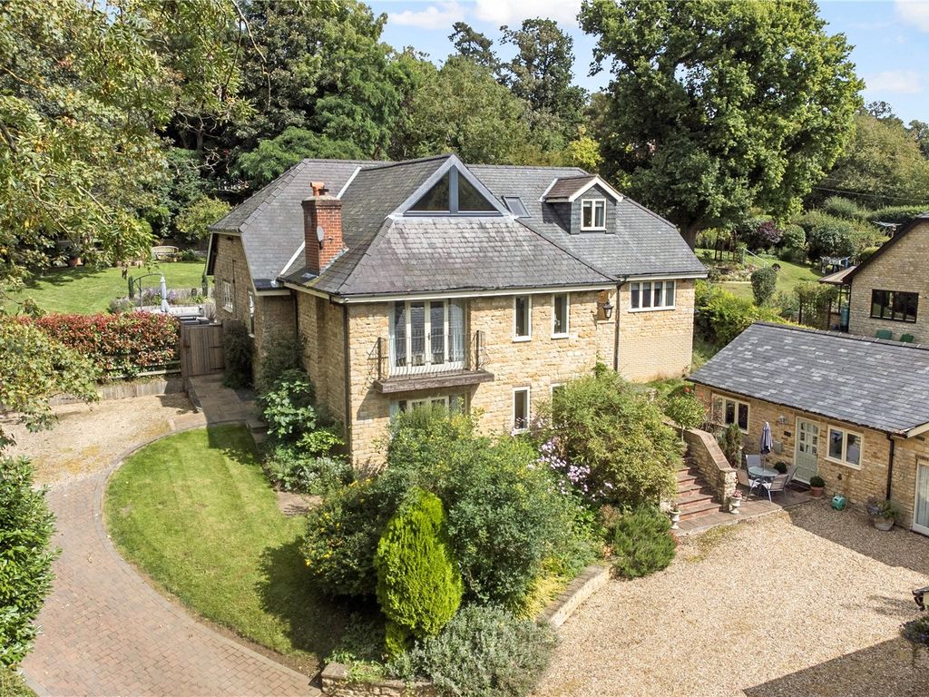 5 bed detached house for sale in Mcgregor House, Washdyke Lane, Fulbeck