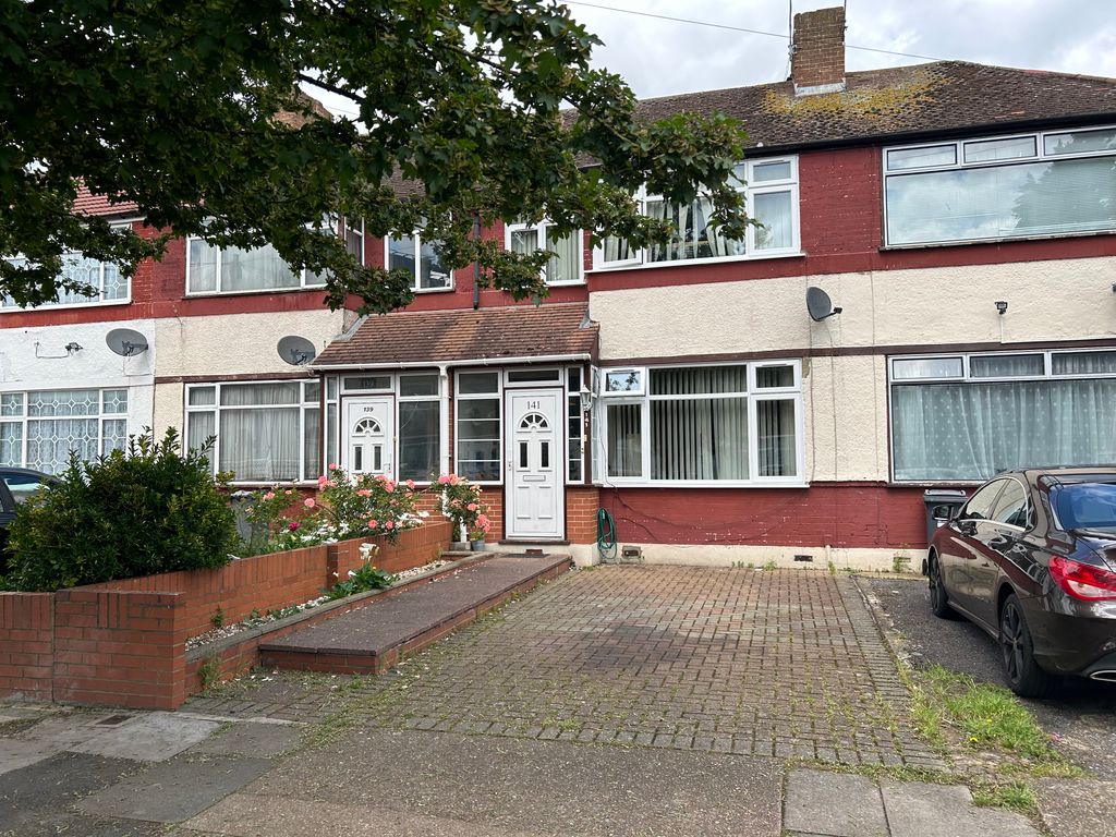 3 bed terraced house for sale in Wentworth Road, Southall UB2, £565,000